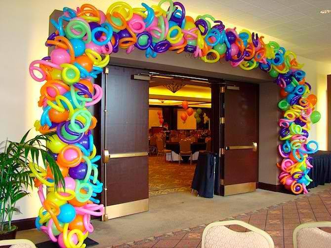 Decorating With Balloons2