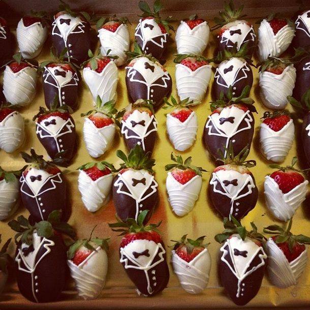 Strawberries_Bride_and_Groom2