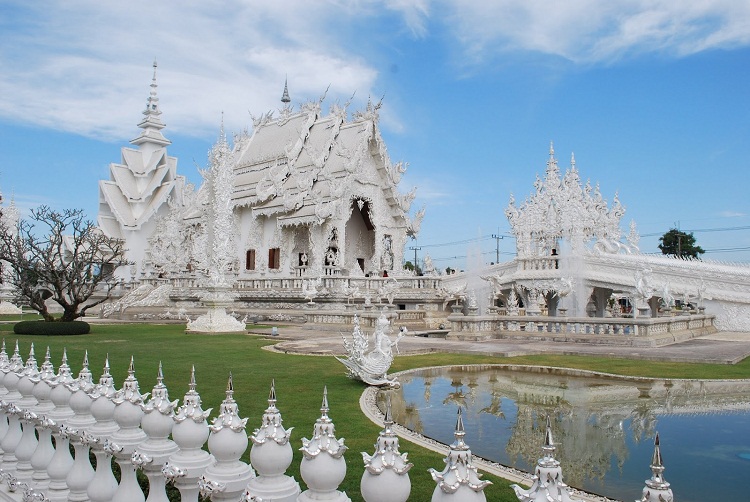 The White Temple, Wat Rong Khun, Thailand6