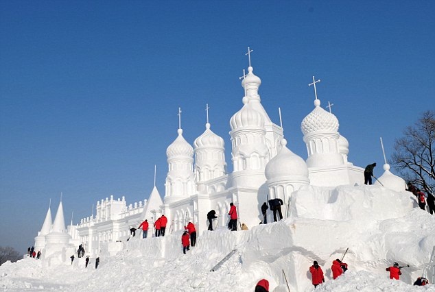 Snow sculptures3