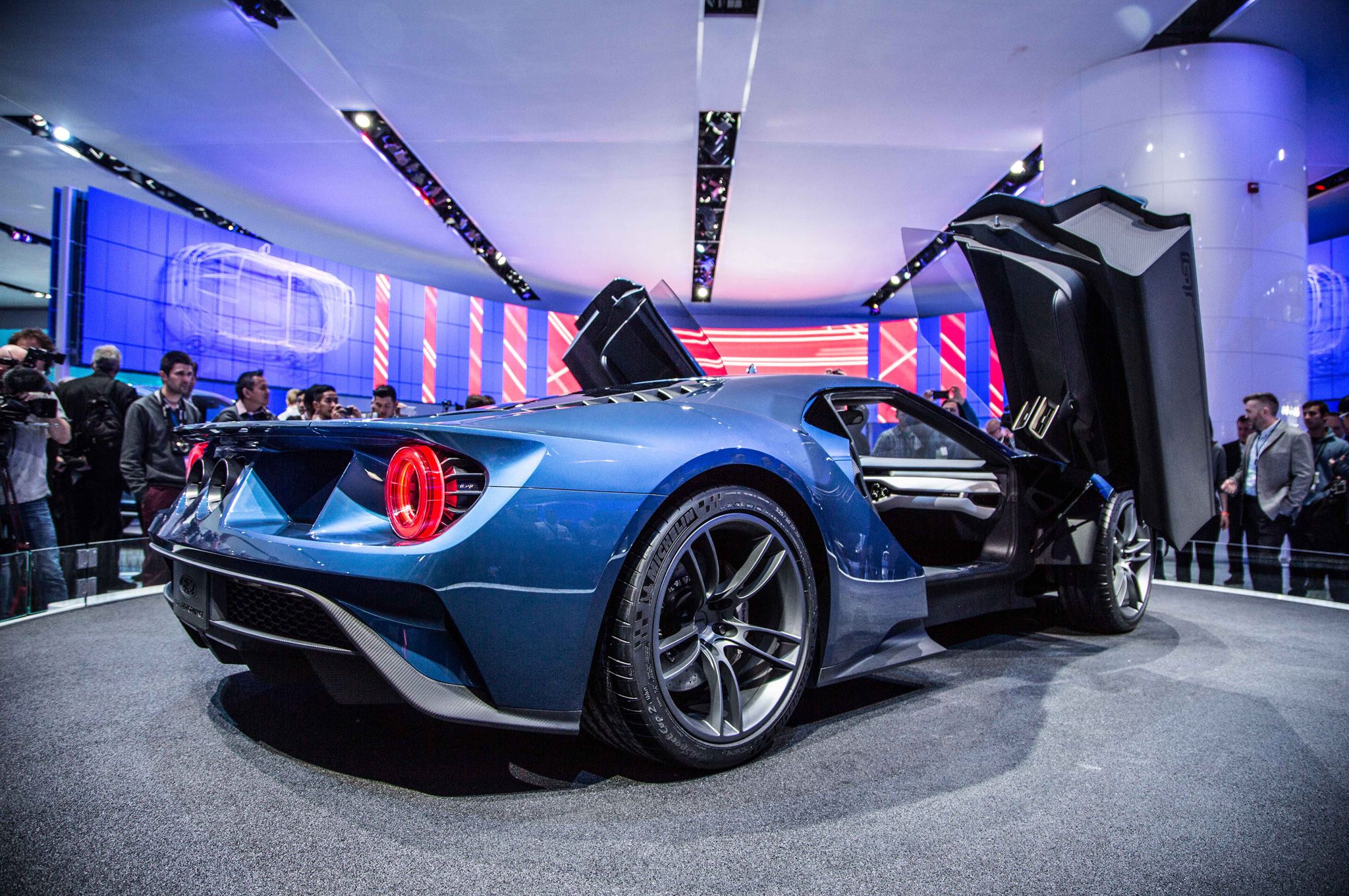 Ford GT Revealed in Detroit2