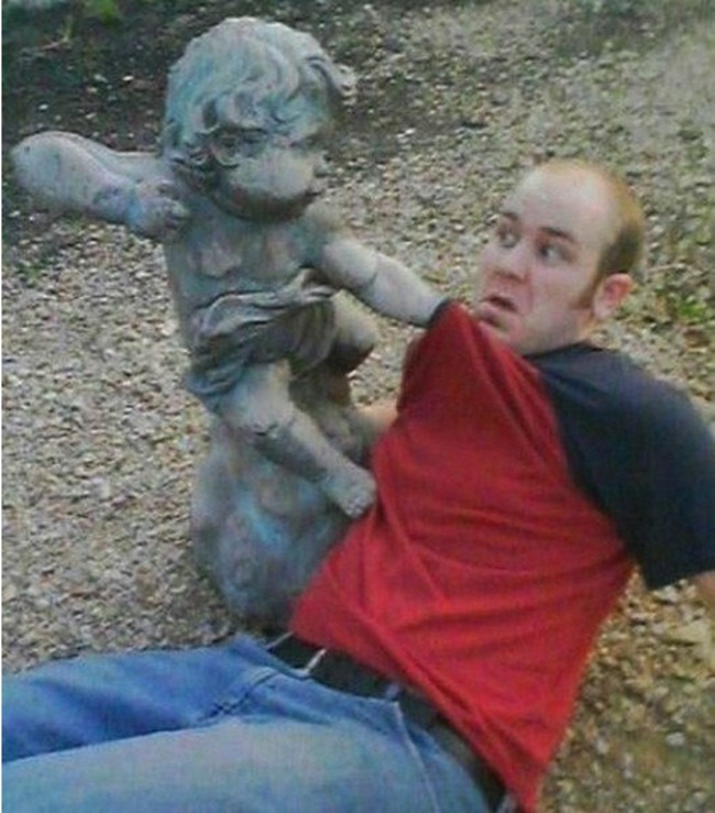 People Who Ruined These Statues In The Best Way Possible6