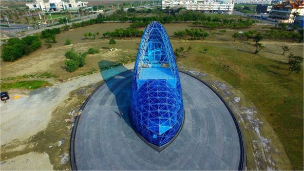A 16m-high (55ft) glass church in the shape of a high-heeled shoe has been built in Taiwan3